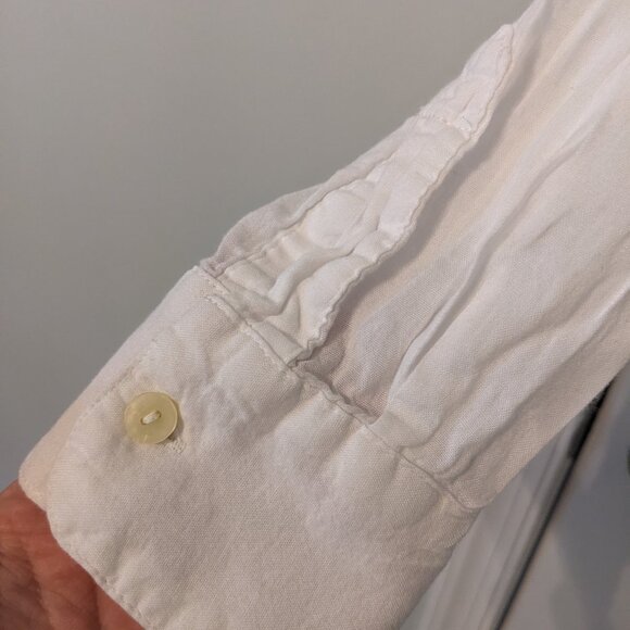 Old Navy White Boyfriend Button Down Shirt - Size Medium - Picture 3 of 4